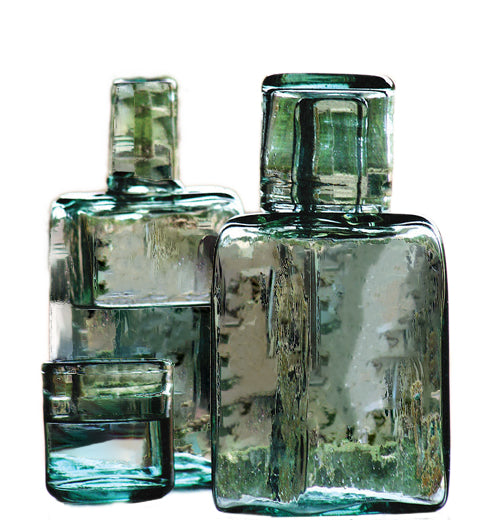 http://www.littleredhen.org/cdn/shop/products/Bedside-Water-Carafe-And-Drinking-Glass_grande.jpg?v=1648504638